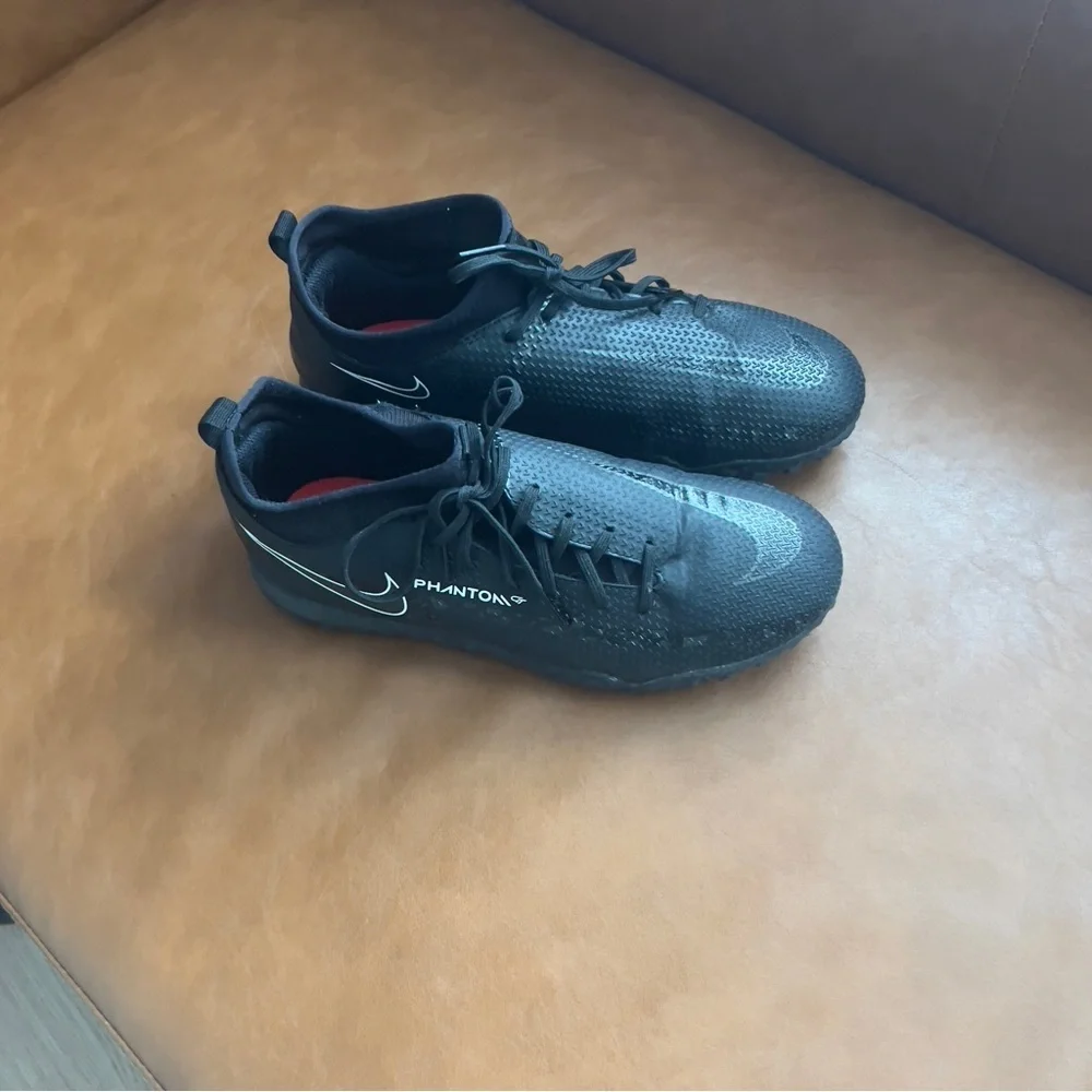 NIKE PHANTOM GT II ACADEMY TF Size 5Y Youth Soccer Athletic Shoes Black Gray